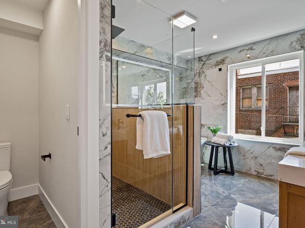 2715 W Flora Street, Philadelphia PA 19121