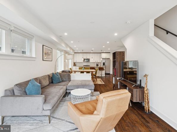 1022 S 2nd Street 2, Philadelphia PA 19147