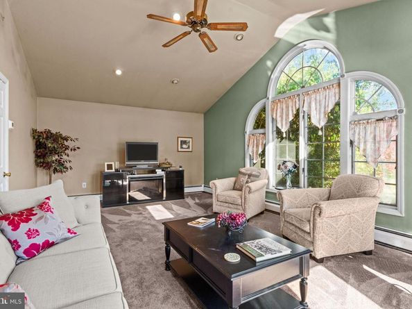 34 Tulip Lane, Levittown PA 19054