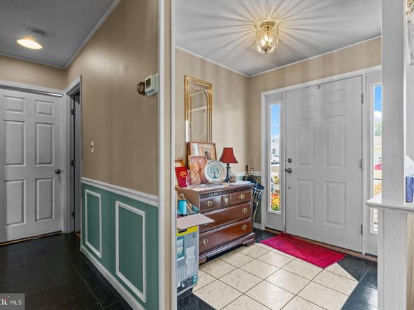 34 Tulip Lane, Levittown PA 19054