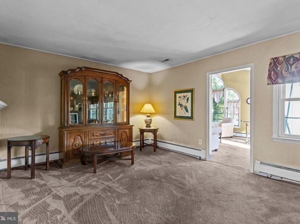 34 Tulip Lane, Levittown PA 19054