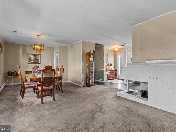 34 Tulip Lane, Levittown PA 19054