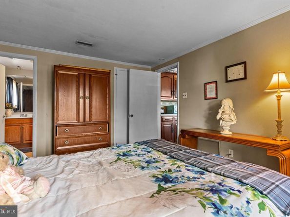 34 Tulip Lane, Levittown PA 19054