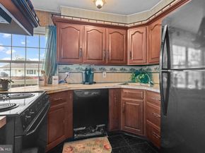 34 Tulip Lane, Levittown PA 19054