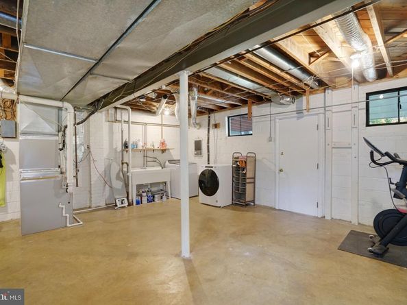 3422 Barger Drive, Falls Church VA 22044