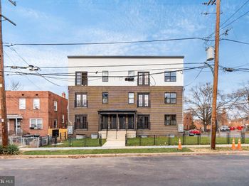 852 Xenia Street SE