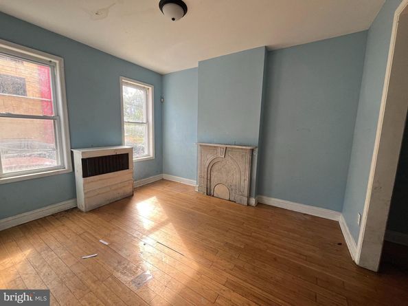 2035 W Oxford Street, Philadelphia PA 19121