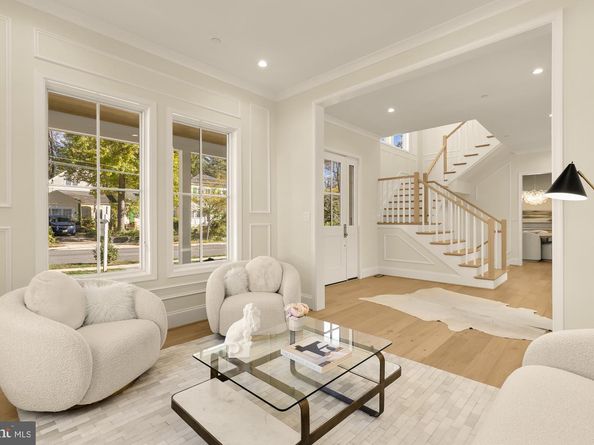 8916 Oneida Lane, Bethesda MD 20817