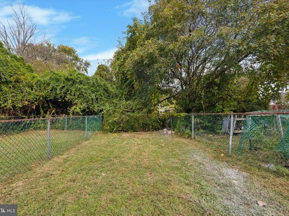 2006 Carter Road, Folcroft PA 19032