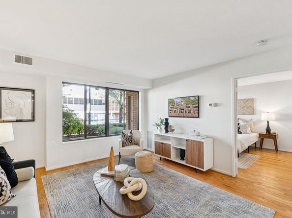 2320 Wisconsin Avenue NW 105, Washington DC 20007