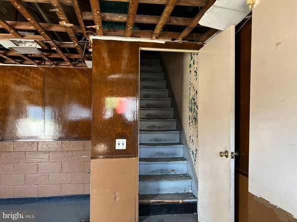1115 W Erie Avenue, Philadelphia PA 19140
