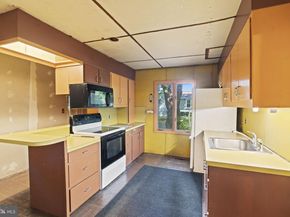 227 W Ferry Road, Yardley PA 19067