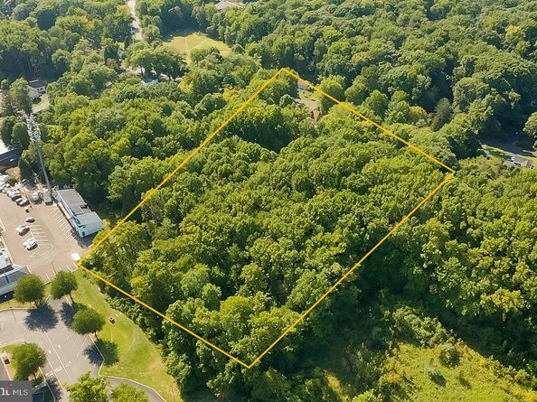 227 W Ferry Road, Yardley PA 19067