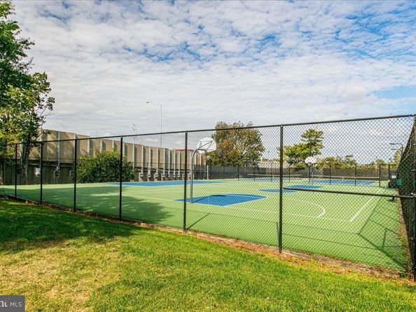 1225 Martha Custis Drive 715, Alexandria VA 22302