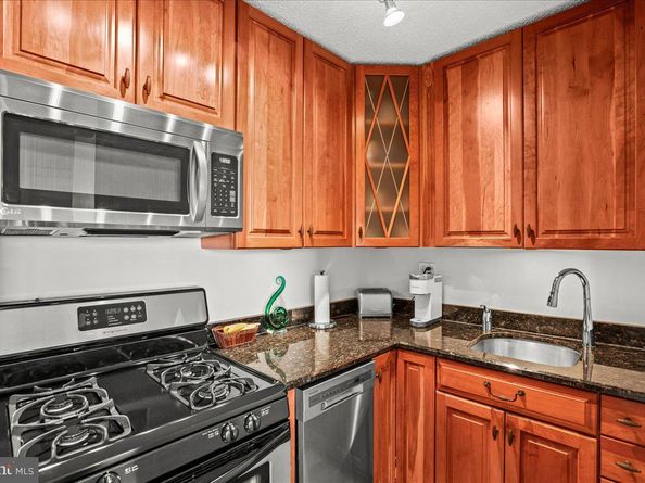 1225 Martha Custis Drive 715, Alexandria VA 22302