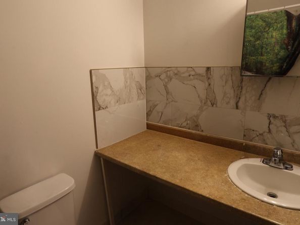 2906 Kings Chapel Road 4, Falls Church VA 22042