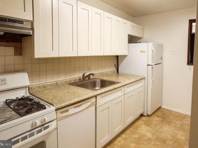 2906 Kings Chapel Road 4, Falls Church VA 22042