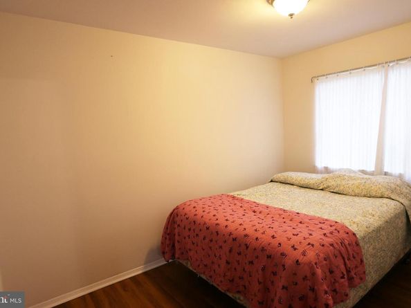2906 Kings Chapel Road 4, Falls Church VA 22042