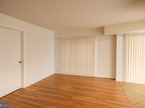 2906 Kings Chapel Road 4, Falls Church VA 22042