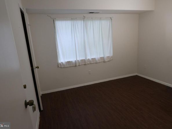 2906 Kings Chapel Road 4, Falls Church VA 22042