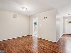 7422 Chummley Court, Falls Church VA 22043