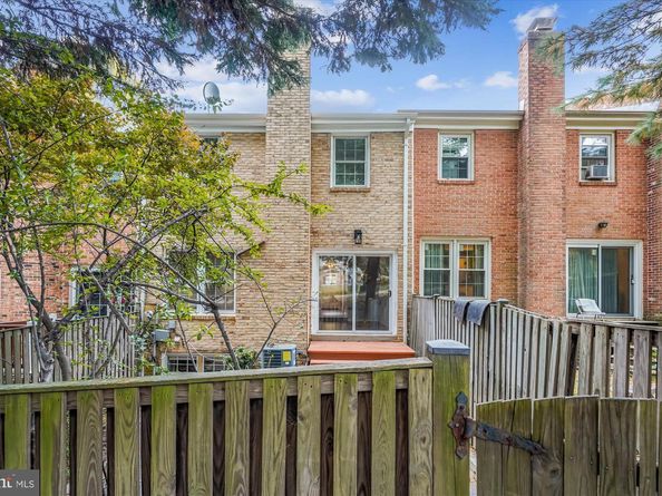 7422 Chummley Court, Falls Church VA 22043