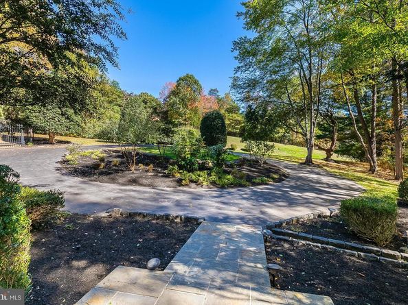 2404 Oakmont Court, Oakton VA 22124