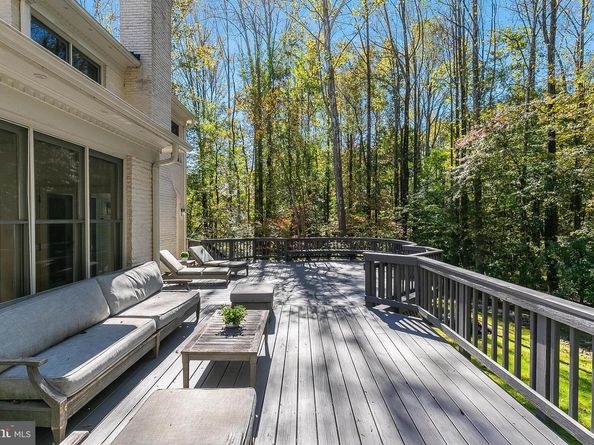 2404 Oakmont Court, Oakton VA 22124