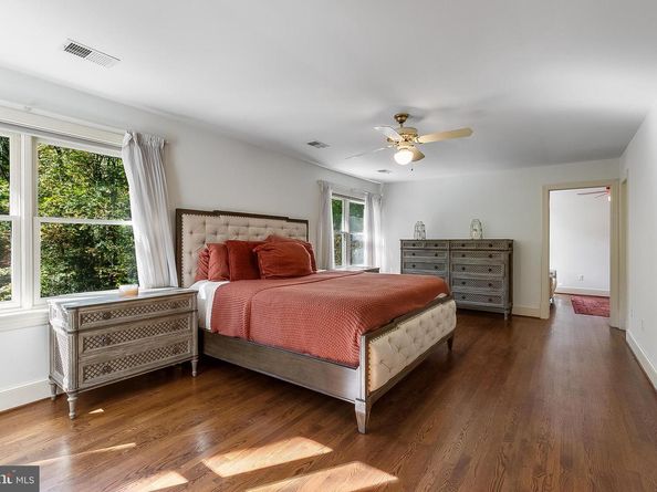 2404 Oakmont Court, Oakton VA 22124