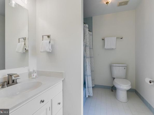 2404 Oakmont Court, Oakton VA 22124