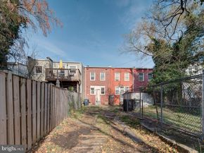 1709 L Street NE, Washington DC 20002