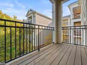 12925 Centre Park Circle 304, Herndon VA 20171