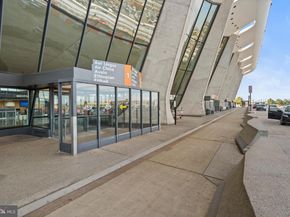 12925 Centre Park Circle 304, Herndon VA 20171