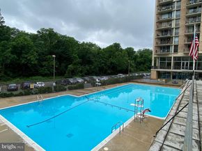 4600 S Four Mile Run Drive 827, Arlington VA 22204