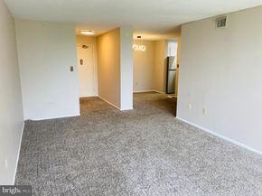 4600 S Four Mile Run Drive 827, Arlington VA 22204