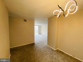 4600 S Four Mile Run Drive 827, Arlington VA 22204