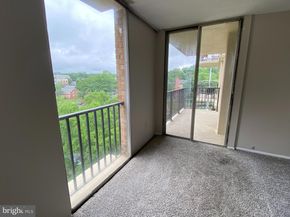4600 S Four Mile Run Drive 827, Arlington VA 22204