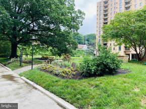 4600 S Four Mile Run Drive 827, Arlington VA 22204