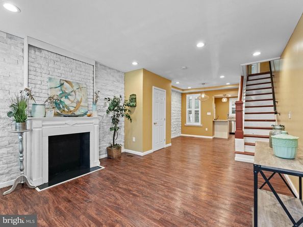 2423 Madison Square, Philadelphia PA 19146