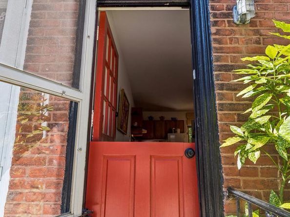 2410 Manning Street, Philadelphia PA 19103