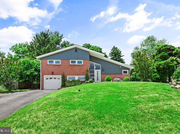 450 Foster Drive, Springfield PA 19064