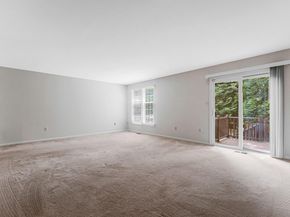 2827 Kelly Square, Vienna VA 22181