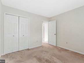2827 Kelly Square, Vienna VA 22181