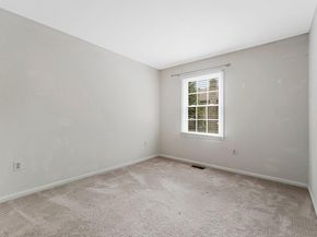 2827 Kelly Square, Vienna VA 22181