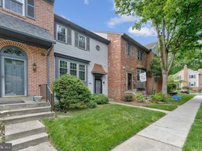 2827 Kelly Square, Vienna VA 22181