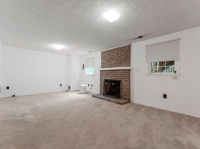 2827 Kelly Square, Vienna VA 22181