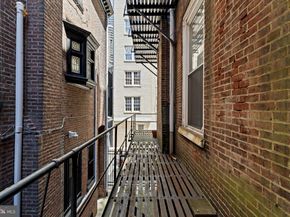 1903 Spruce Street 2C, Philadelphia PA 19103