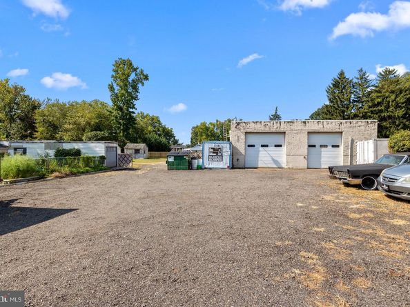 2321 Edgely Road, Levittown PA 19057