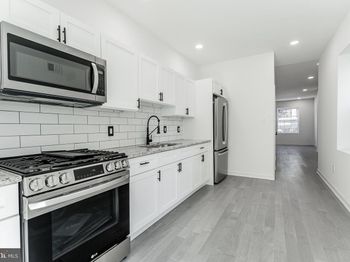 912 N 30TH Street