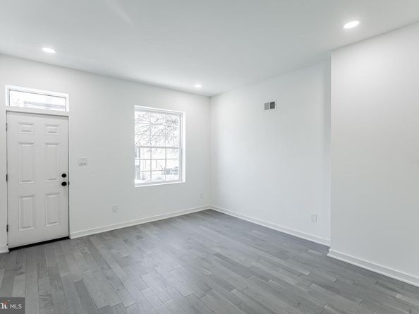 912 N 30TH Street, Philadelphia PA 19130
